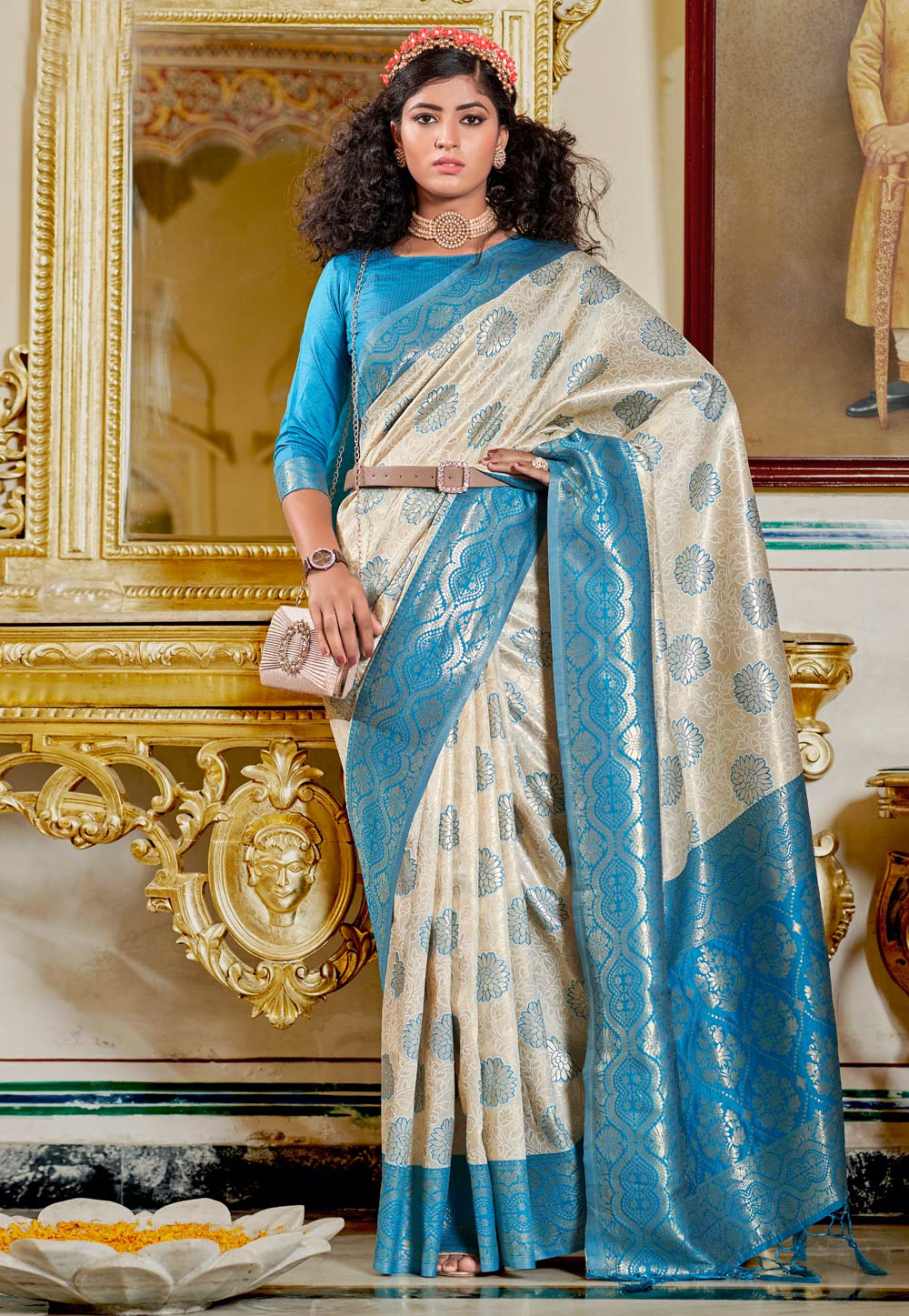 Cream Banarasi Silk Saree With Blouse 258236