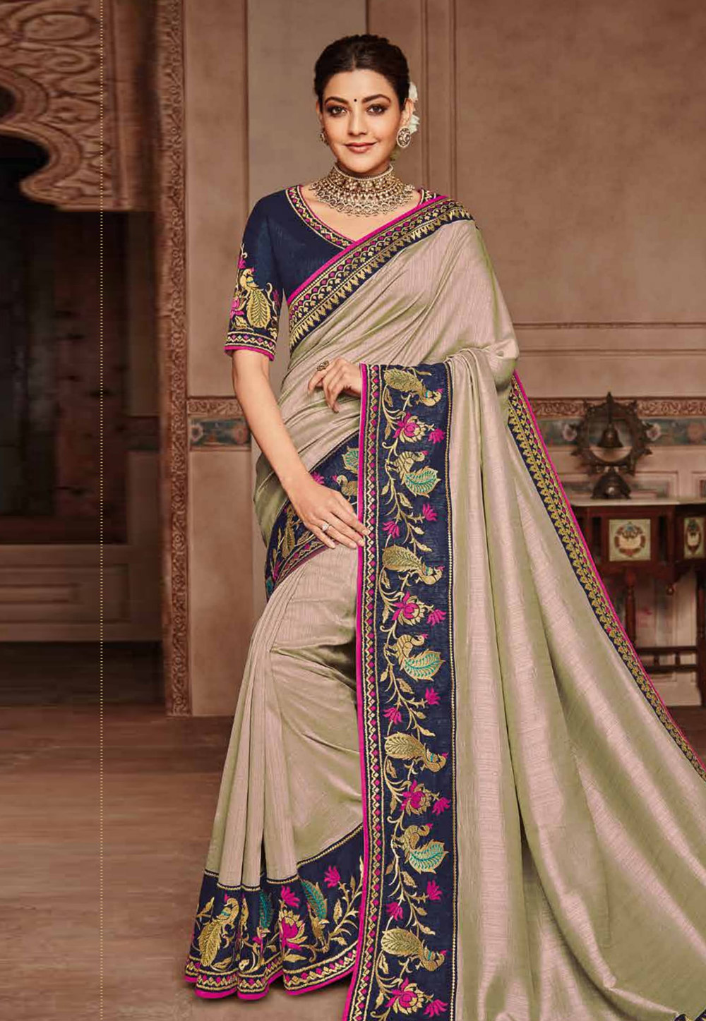 Kajal Aggarwal Ivory Satin Embroidered Saree With Blouse 167202
