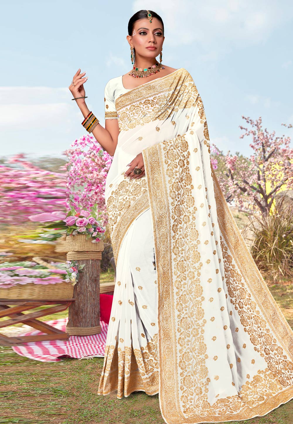 White Georgette Saree With Blouse 273273