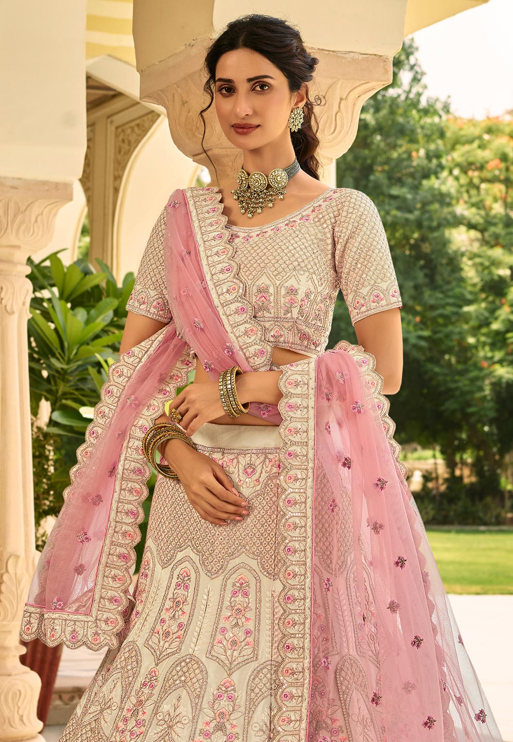 White and Pink Heavy Designer Work Wedding Lehenga Choli - Indian Heavy  Anarkali Lehenga Gowns Sharara Sarees Pakistani Dresses in  USA/UK/Canada/UAE - IndiaBoulevard