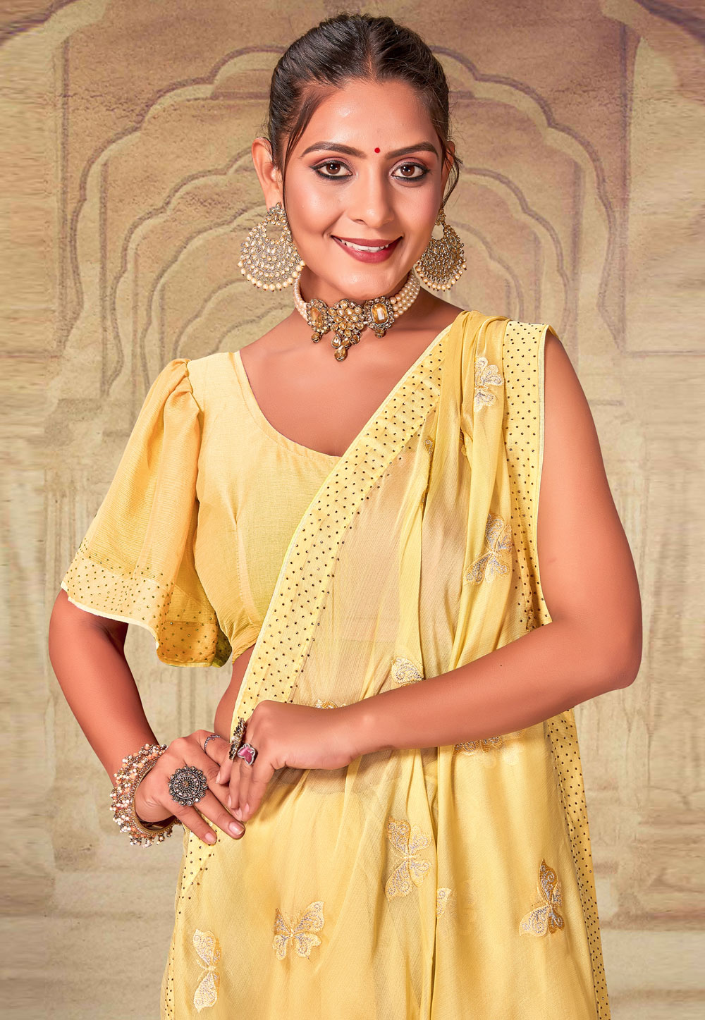 Shop Elegant Yellow Soft Silk Saree with Contrasting Blouse Piece |  Glamatyou – Glamatyou Fashion