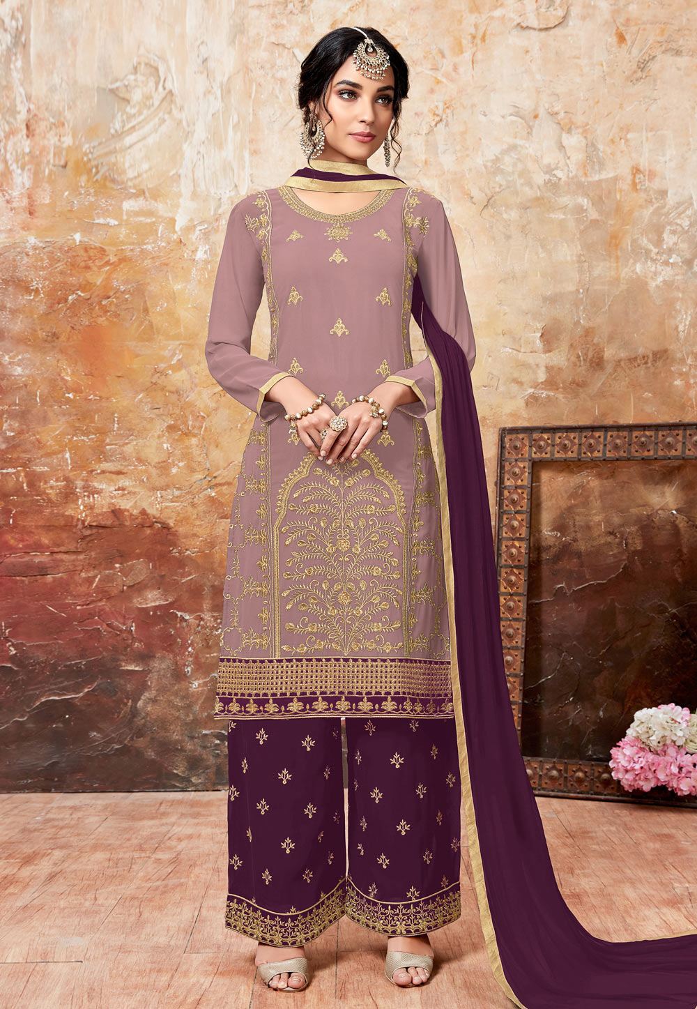 Light Purple Faux Georgette Pakistani Style Suit 154343