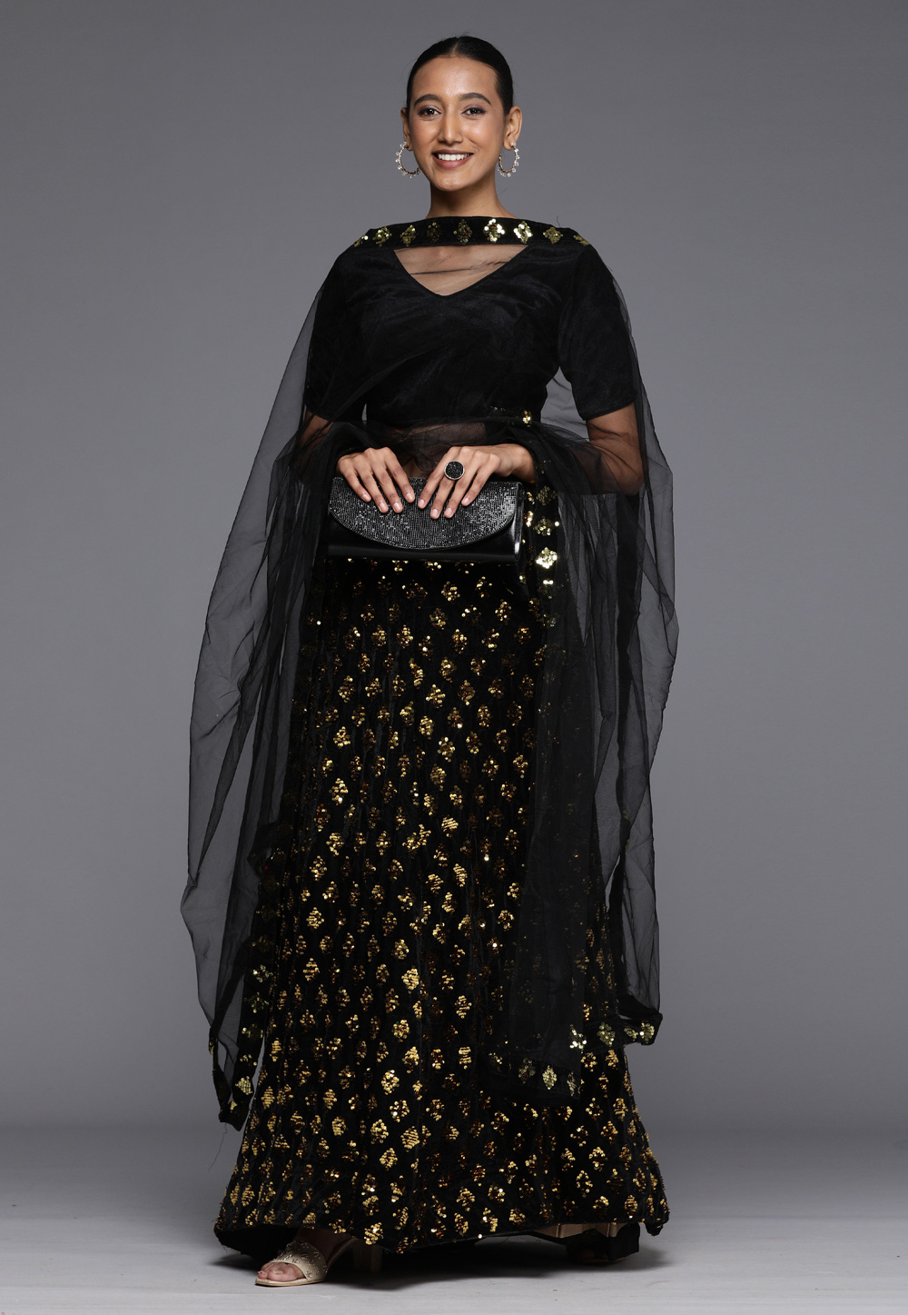 Heavy Saree Blouse For Wedding: वेडिंग परफेक्ट हेवी साड़ी के लिए 20 साड़ी  ब्लाउज़ डिज़ाइन | Blouse designs for heavy saree looks