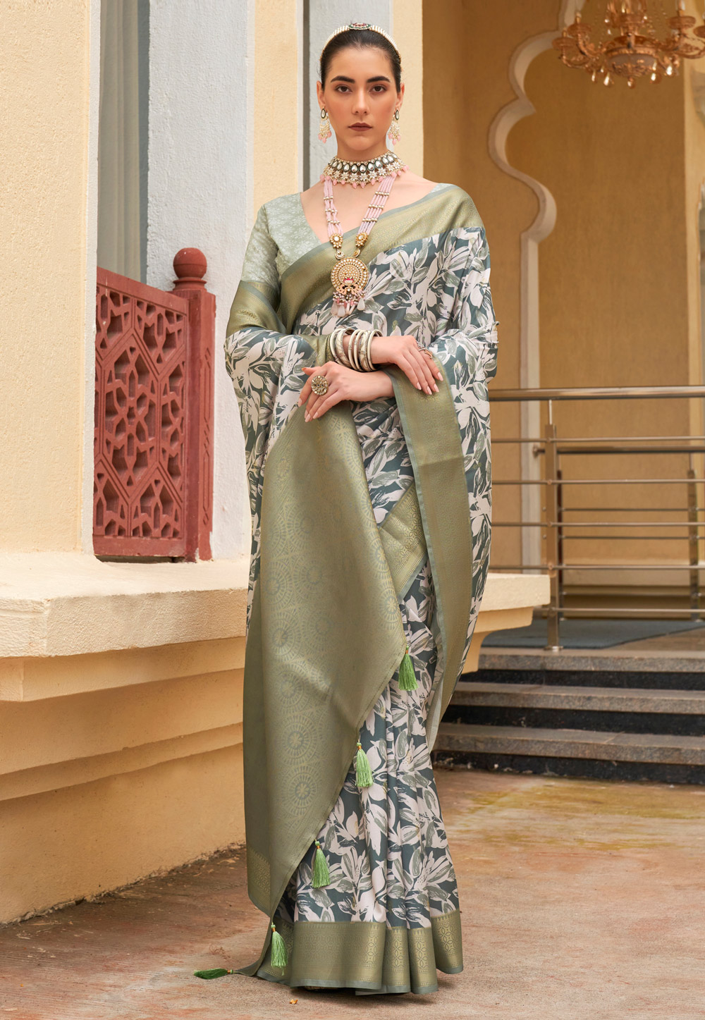 Green Silk Saree With Blouse 276368
