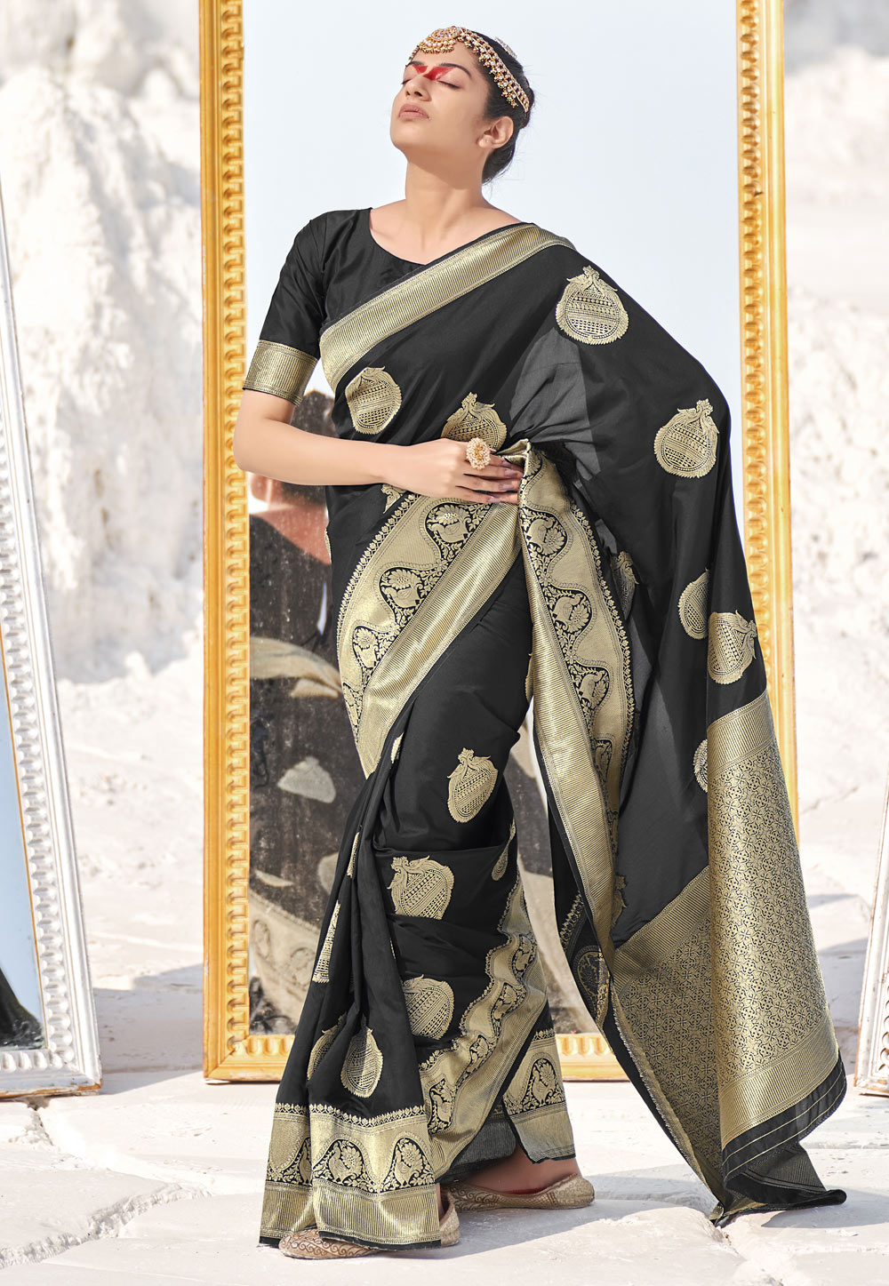 Black Banarasi Silk Saree With Blouse 241195