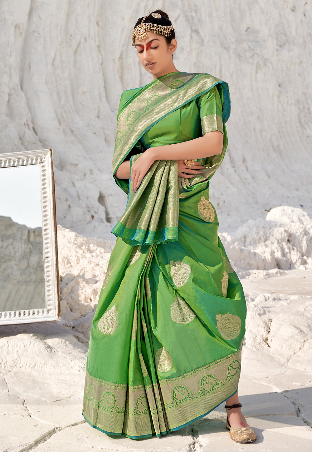 Light Green Banarasi Silk Saree With Blouse 241201