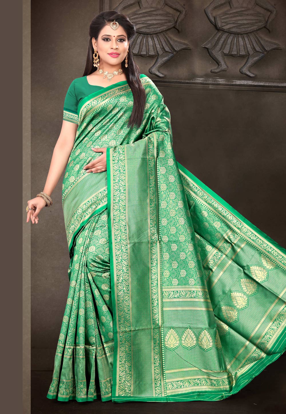 Green Banarasi Silk Saree With Blouse 220146
