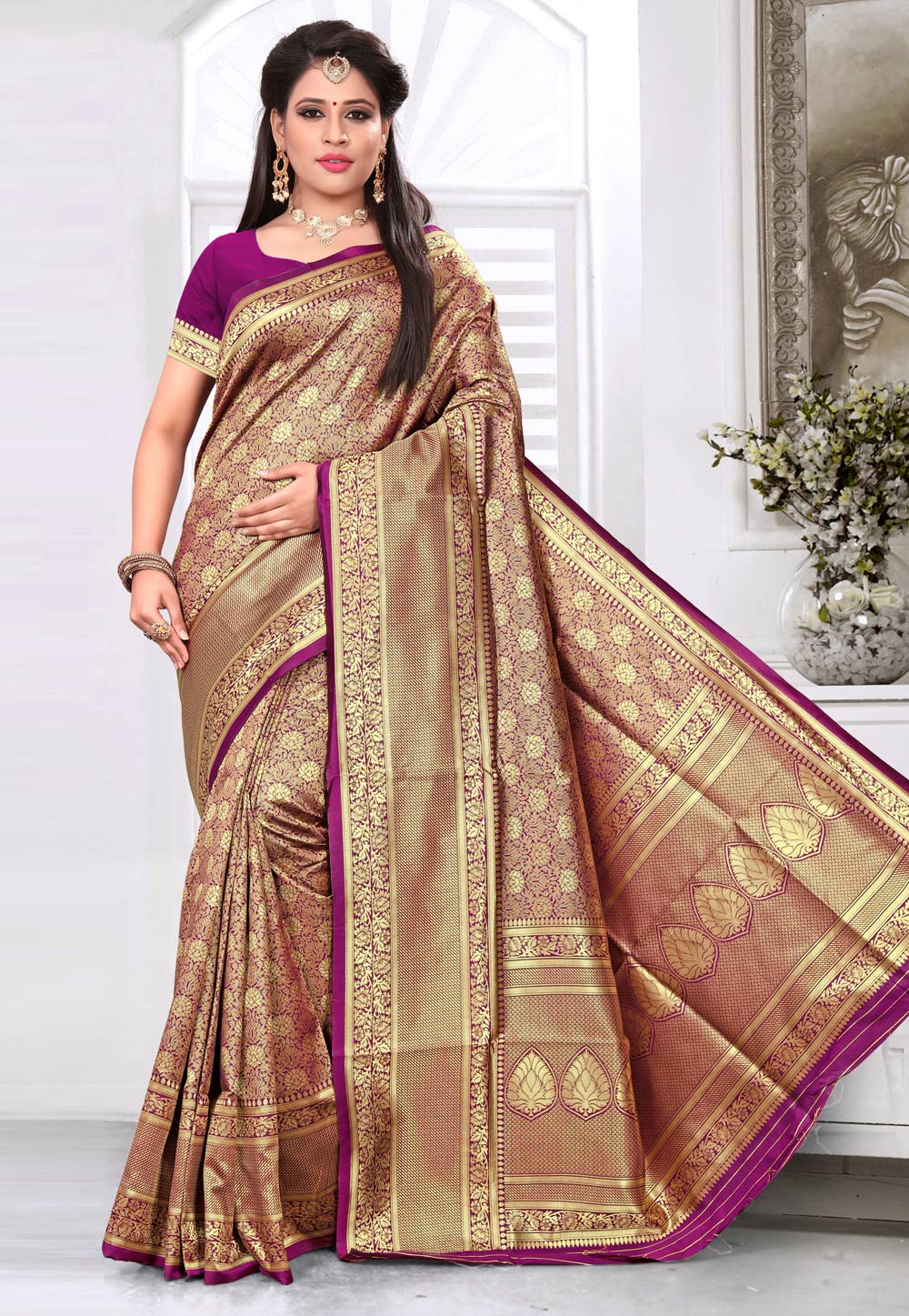 Magenta Banarasi Silk Saree With Blouse 220149