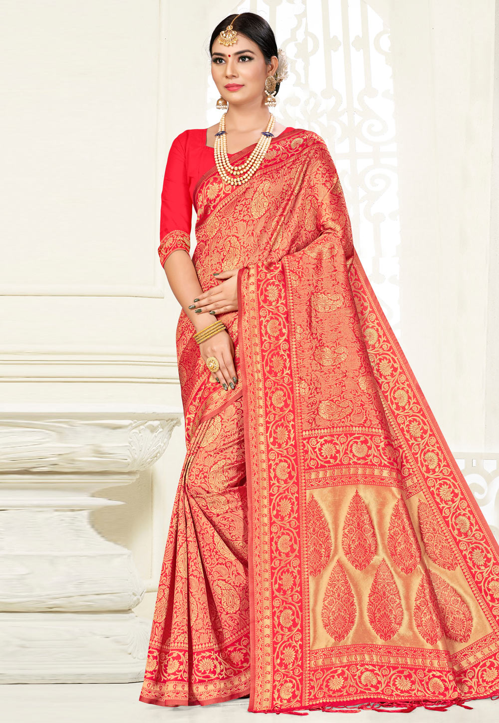 Red Banarasi Silk Saree With Blouse 219997