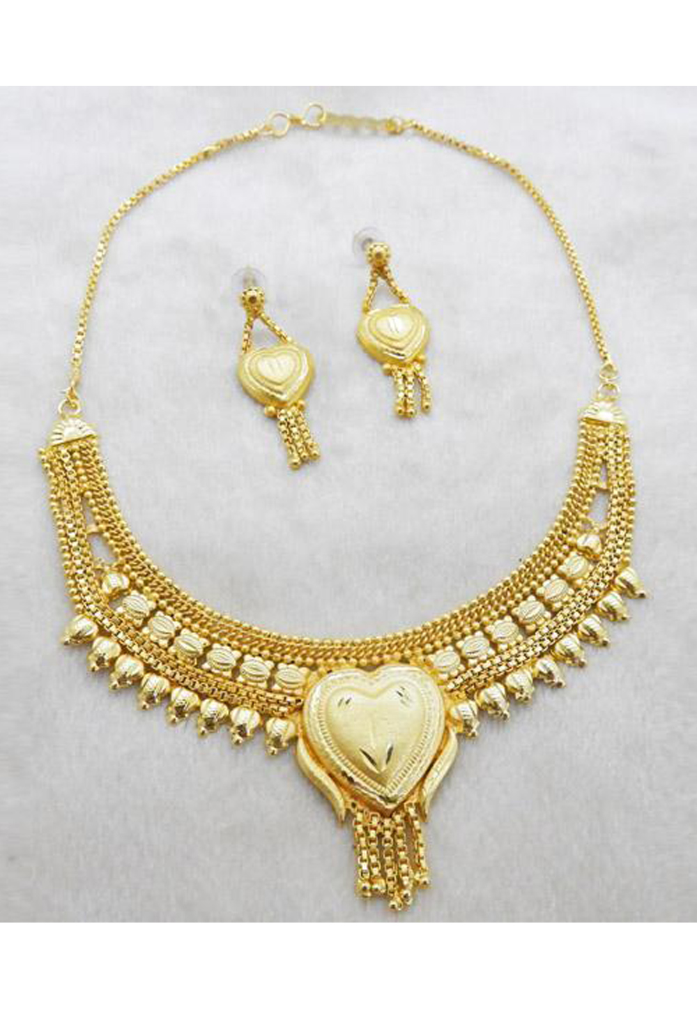 Golden Alloy Heavy Necklace Set With Earrings 200989
