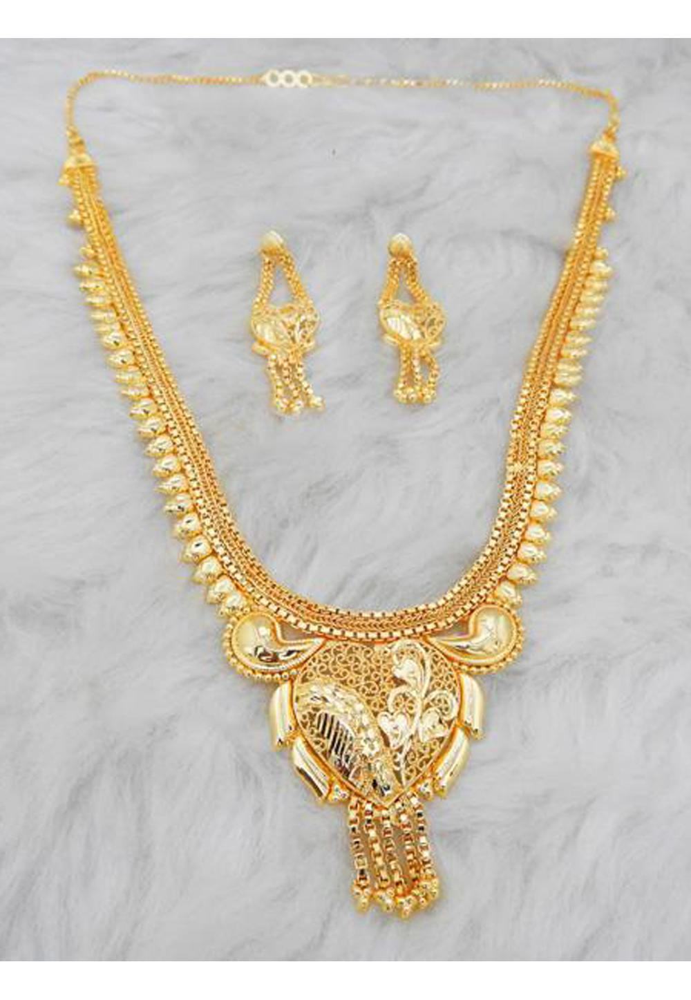 Golden Alloy Heavy Necklace Set With Earrings 200991