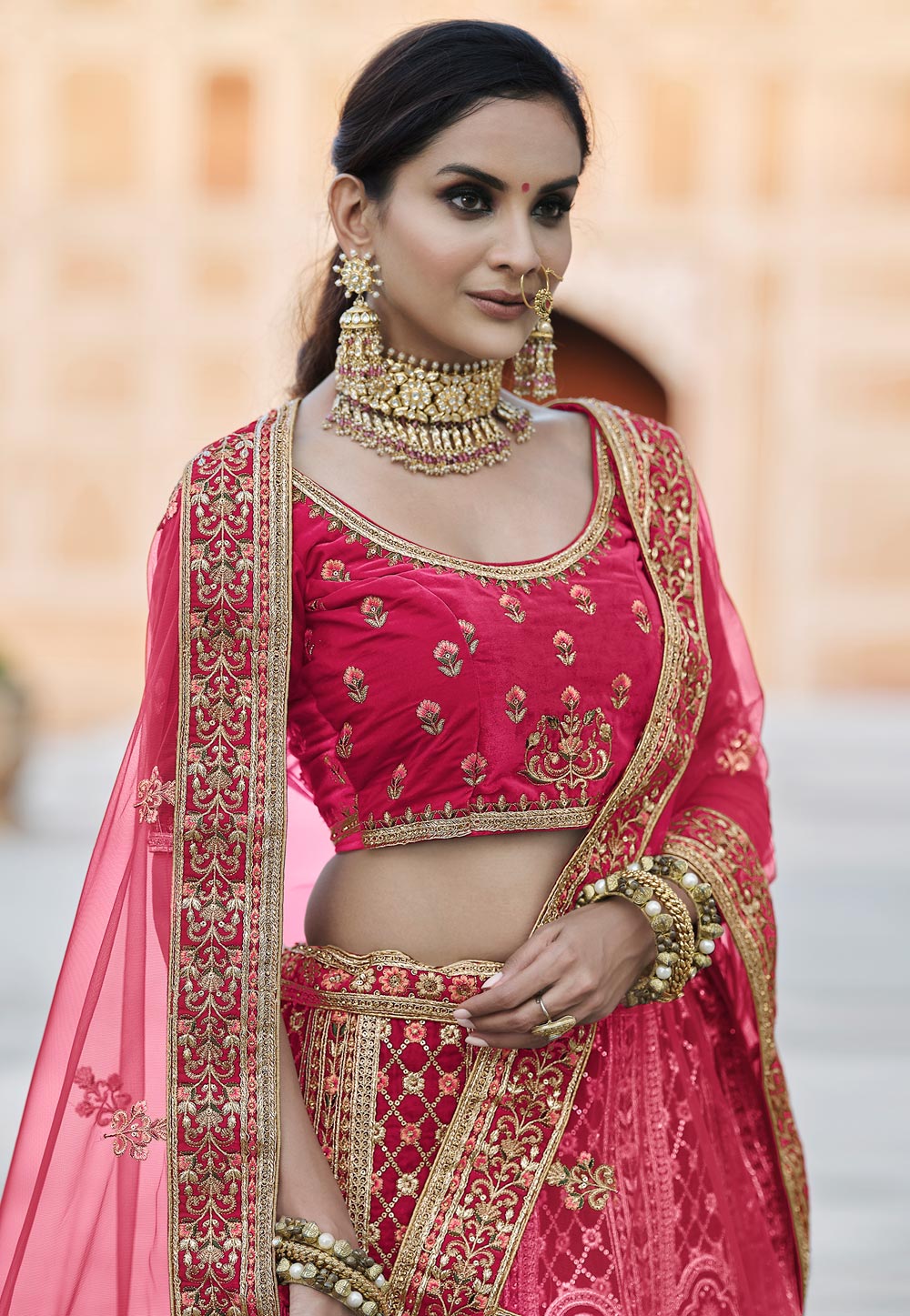 Contrasting Jewellery To Wear With Your Pink Lehenga! | Pink lehenga,  Indian bridal fashion, Indian bridal dress