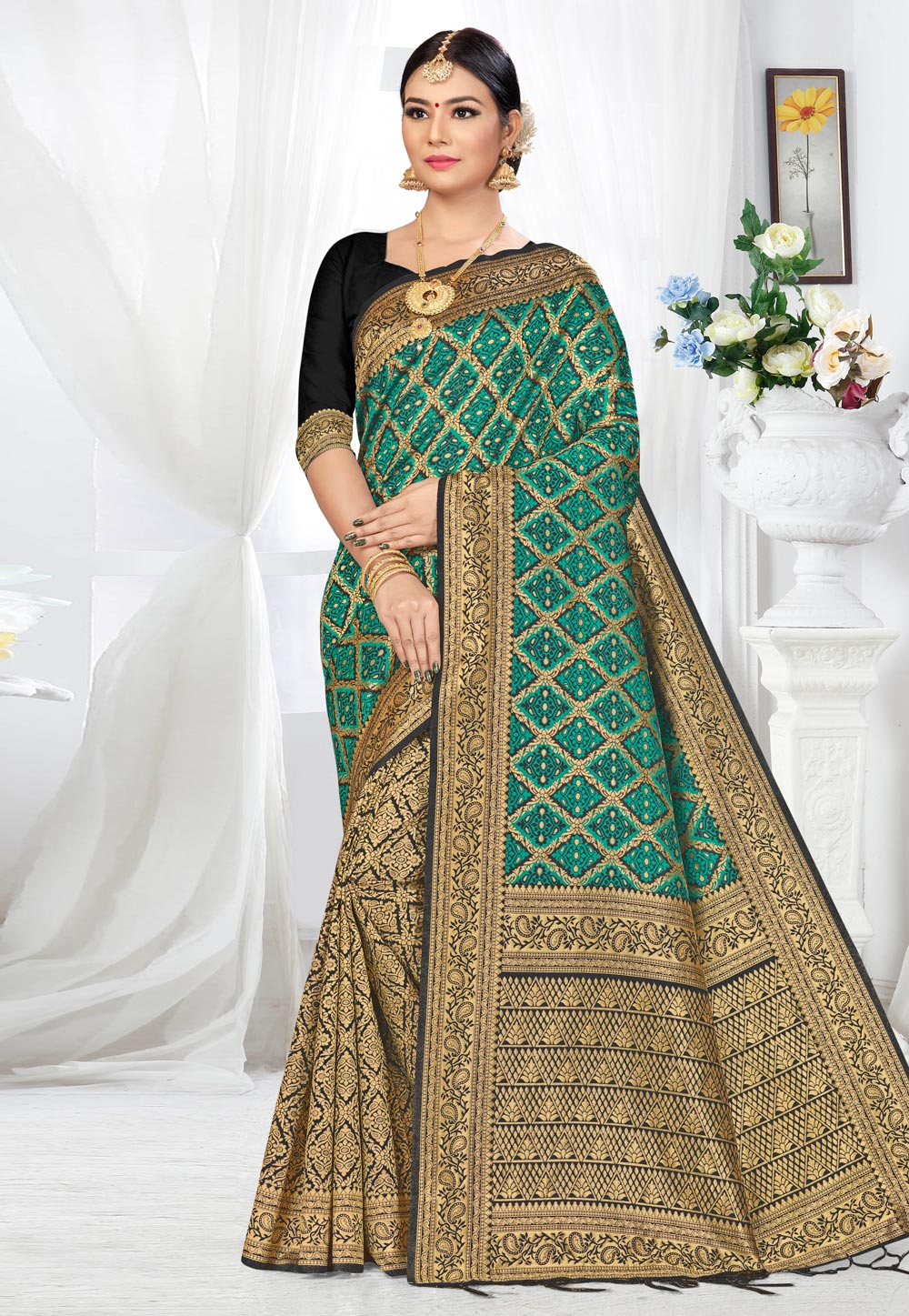 Green Banarasi Silk Saree With Blouse 220078