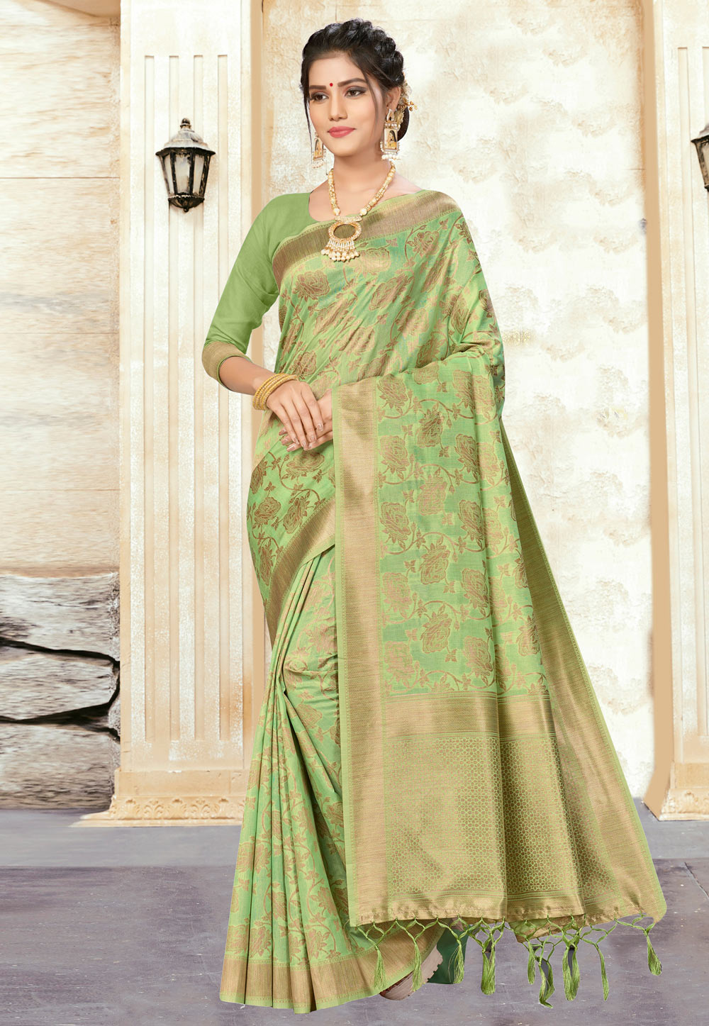 Green Banarasi Silk Saree With Blouse 220546