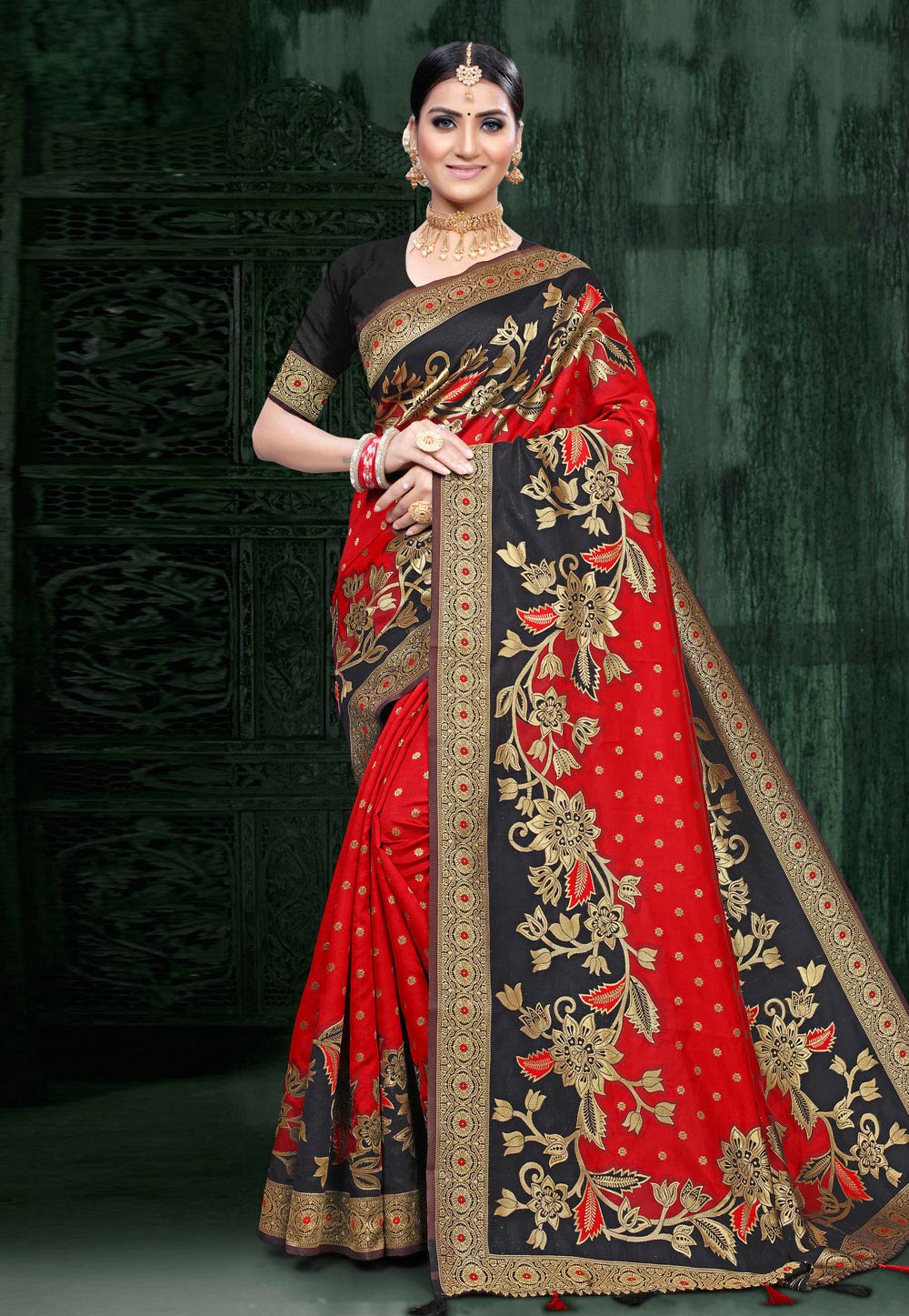 Red Banarasi Silk Saree With Blouse 219733