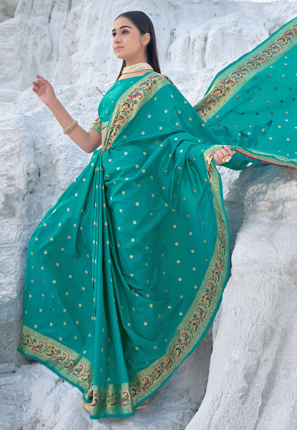Turquoise Banarasi Silk Paithani Saree 243415