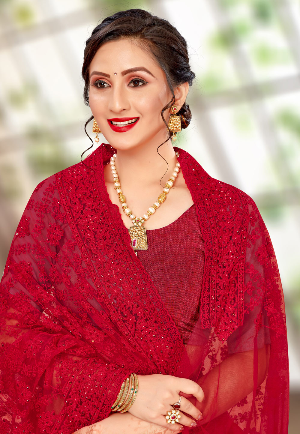 Jewellery with red net on sale saree