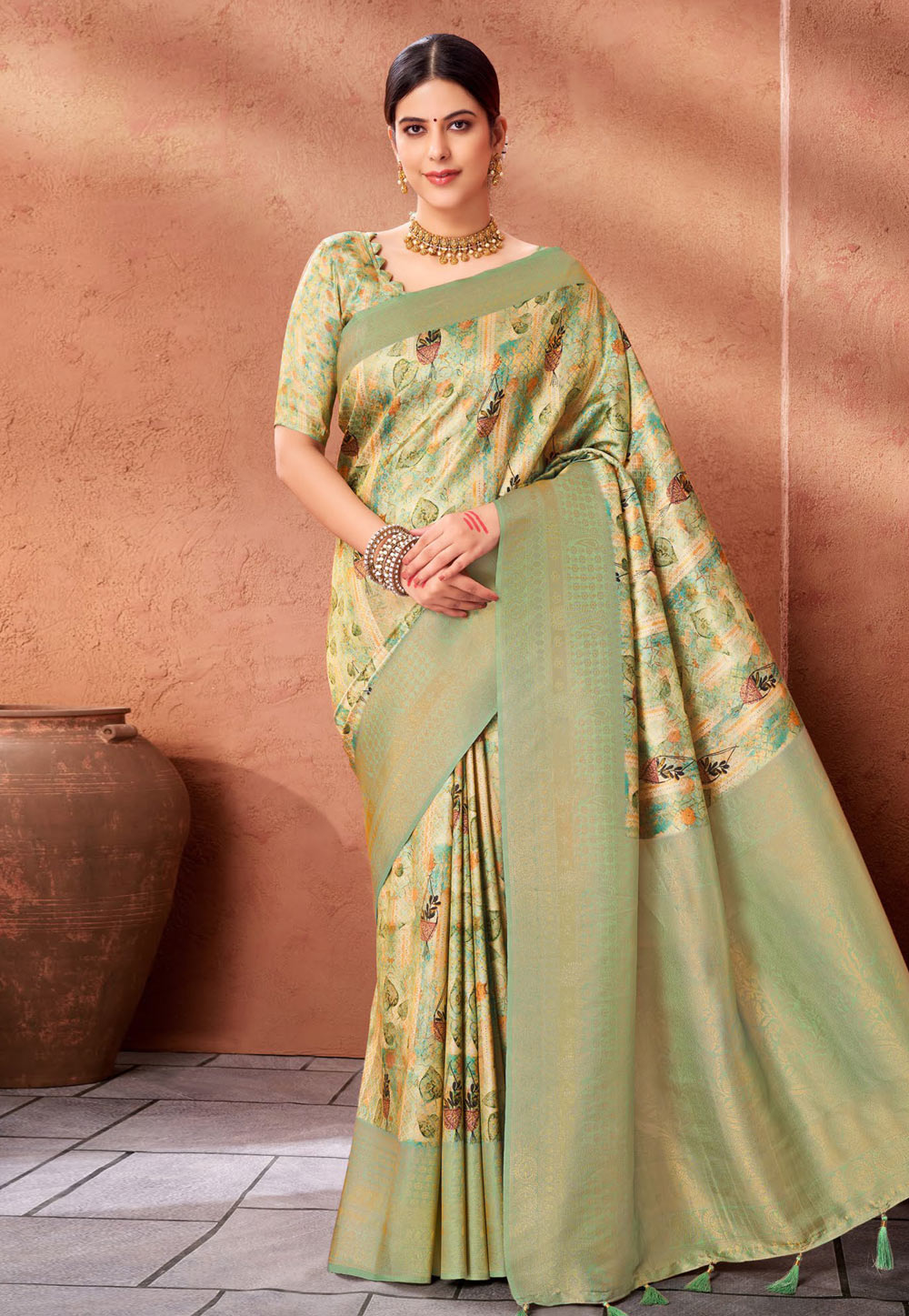 Green Silk Saree With Blouse 276264