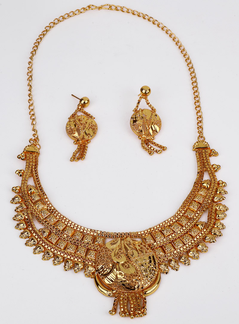 Golden Brass Necklace With Earrings 153167