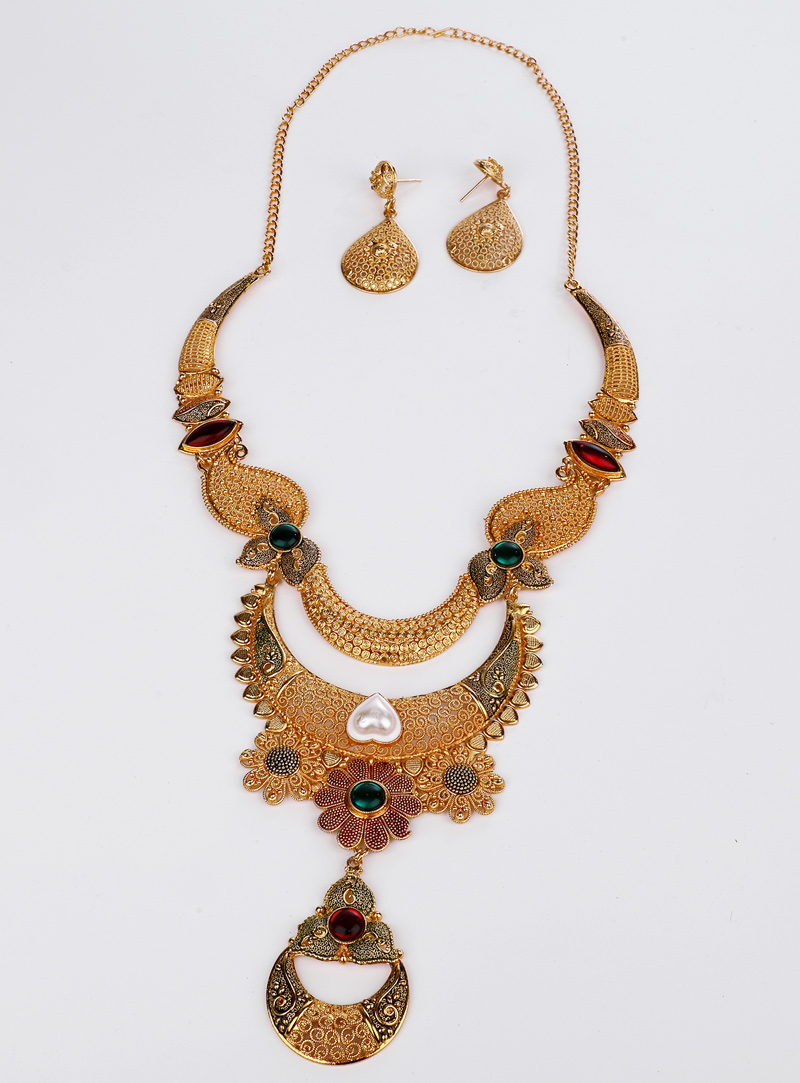 Maroon Brass Necklace With Earrings 153170