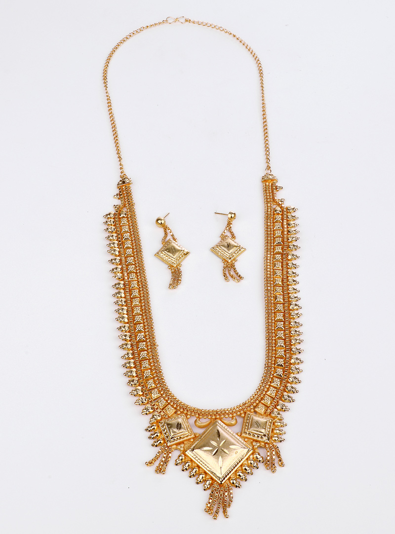 Golden Brass Necklace With Earrings 153174
