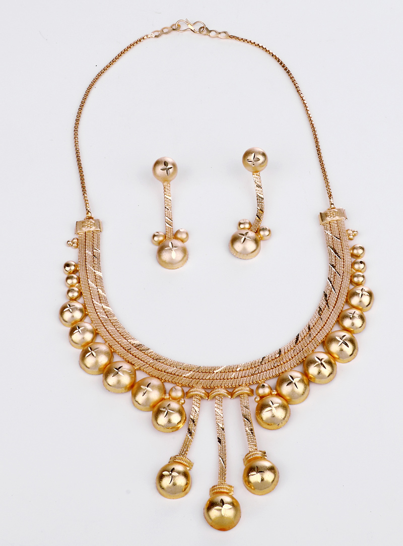 Golden Brass Necklace With Earrings 153190