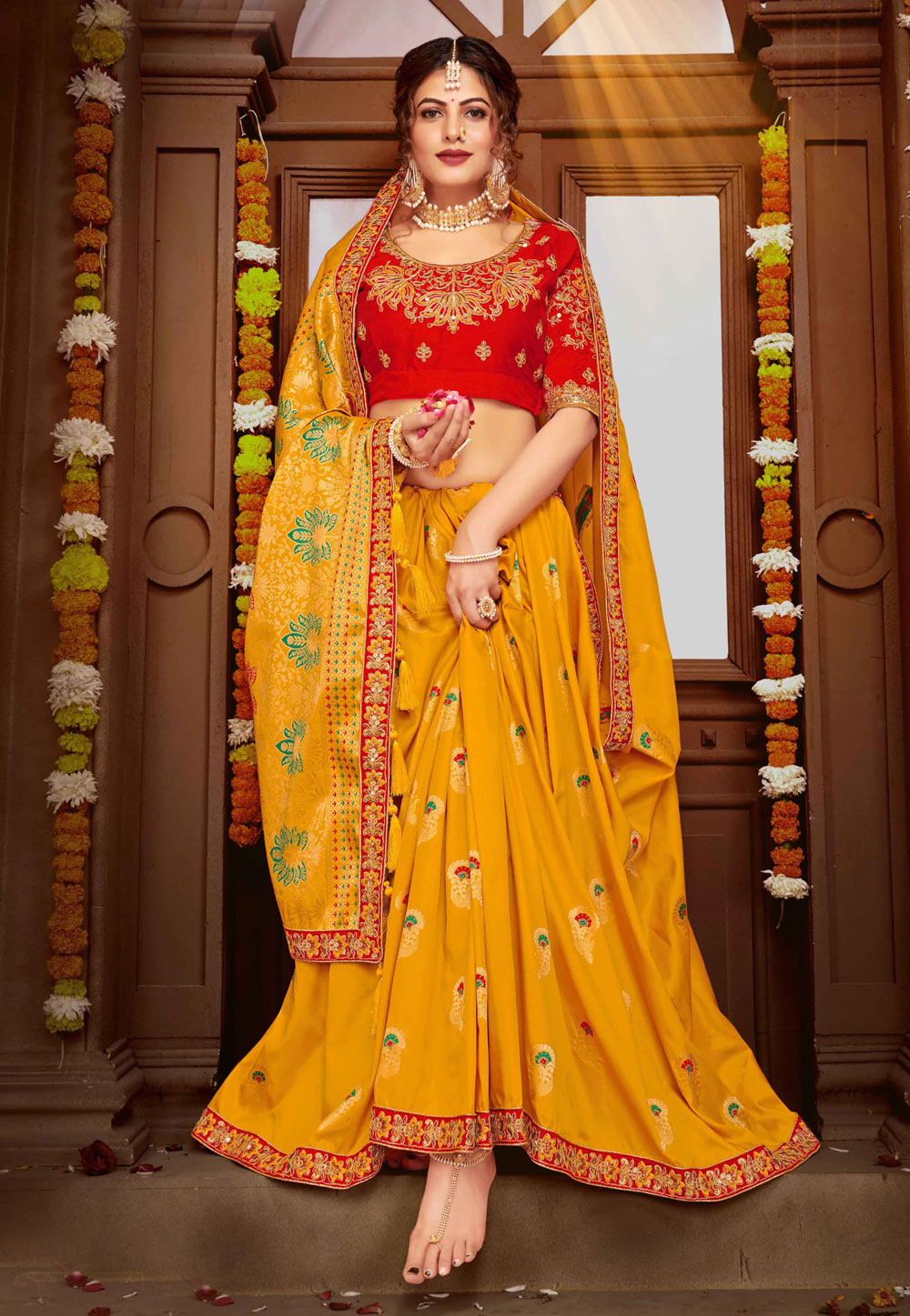 Yellow Banarasi Silk Saree With Blouse 201227