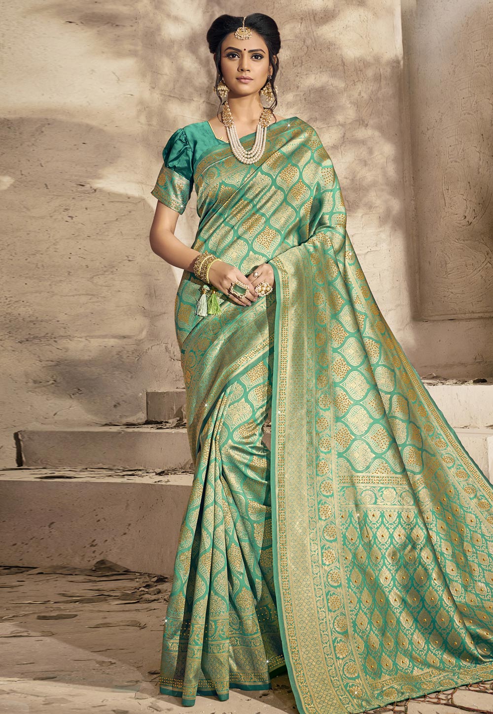 Green Jacquard Silk Saree With Blouse 201391