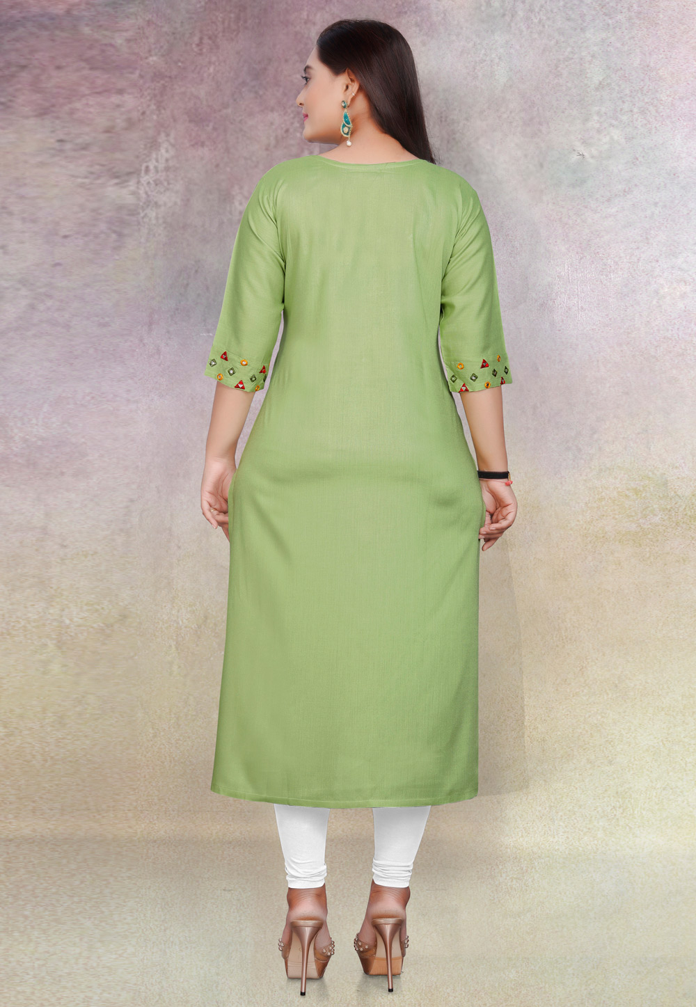 Which colour dupatta should I buy with my white kurti and green leggings? -  Quora