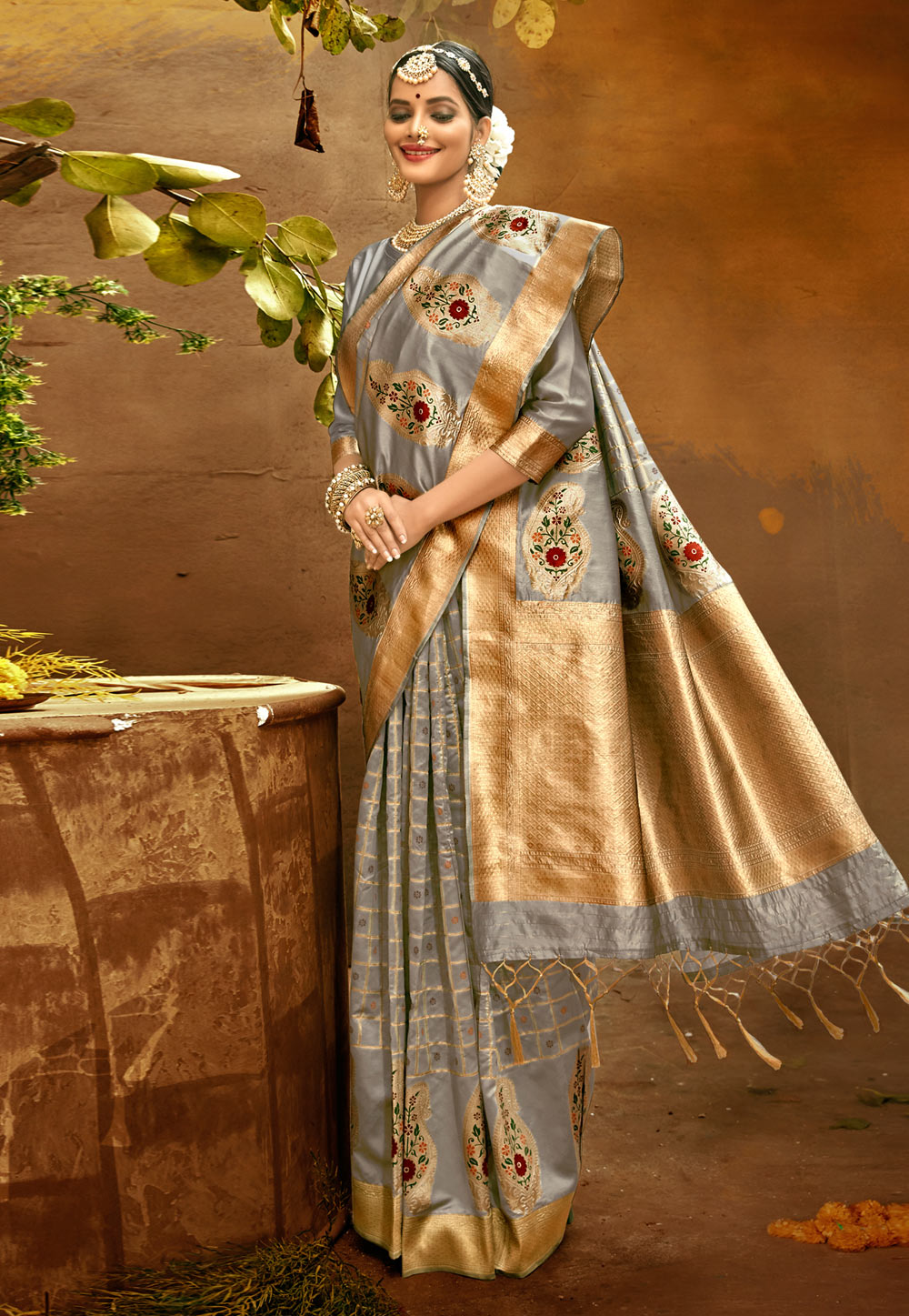 Grey Banarasi Silk Saree With Blouse 225246