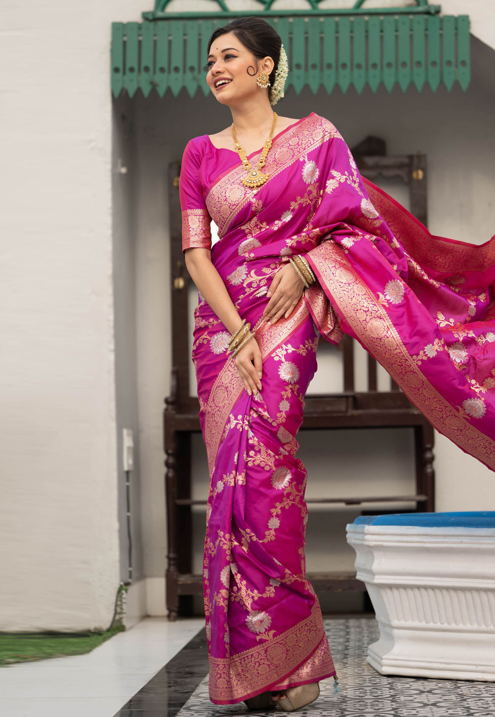 Magenta Banarasi Silk Saree With Blouse 246581