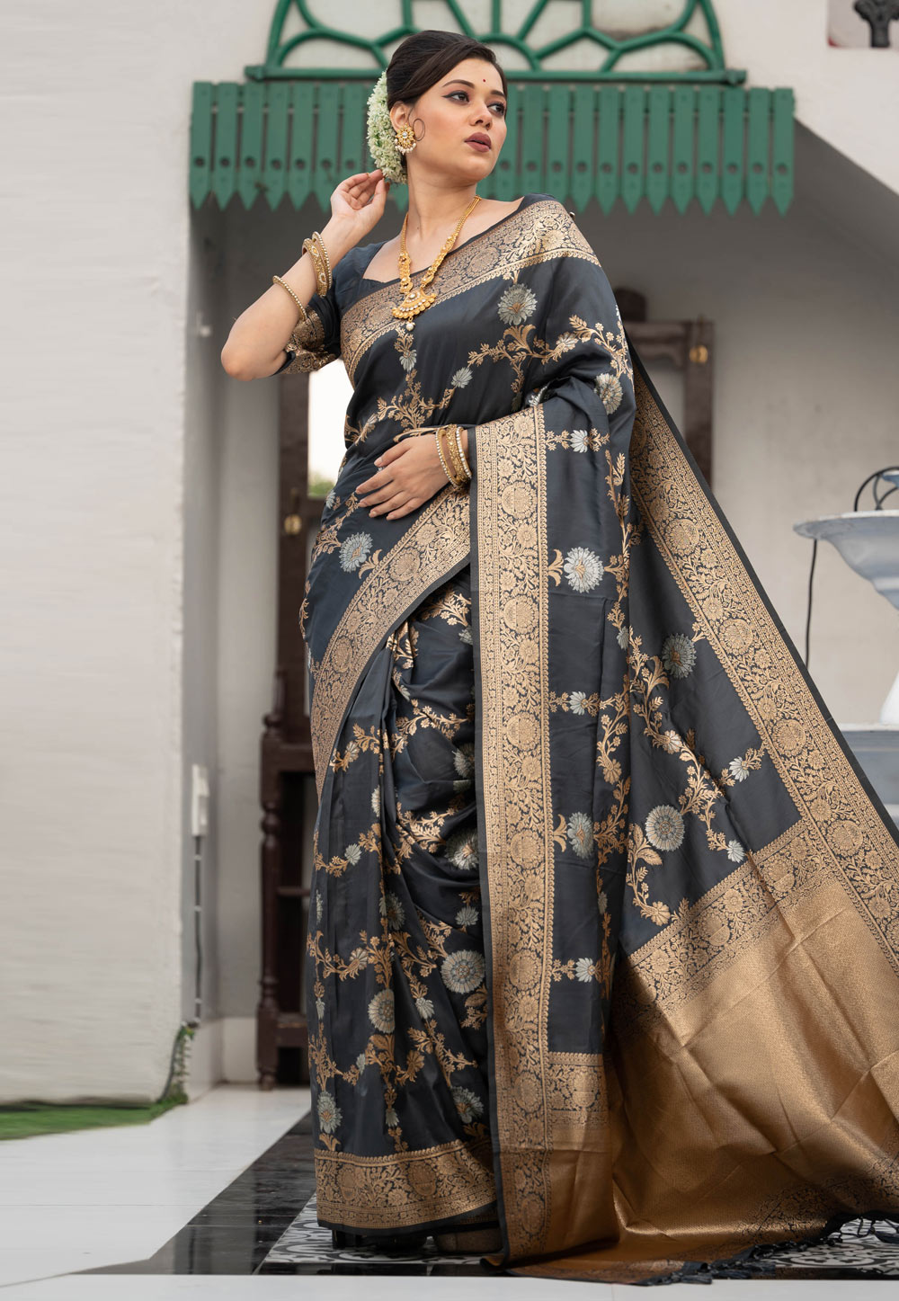 Grey Banarasi Silk Saree With Blouse 246582
