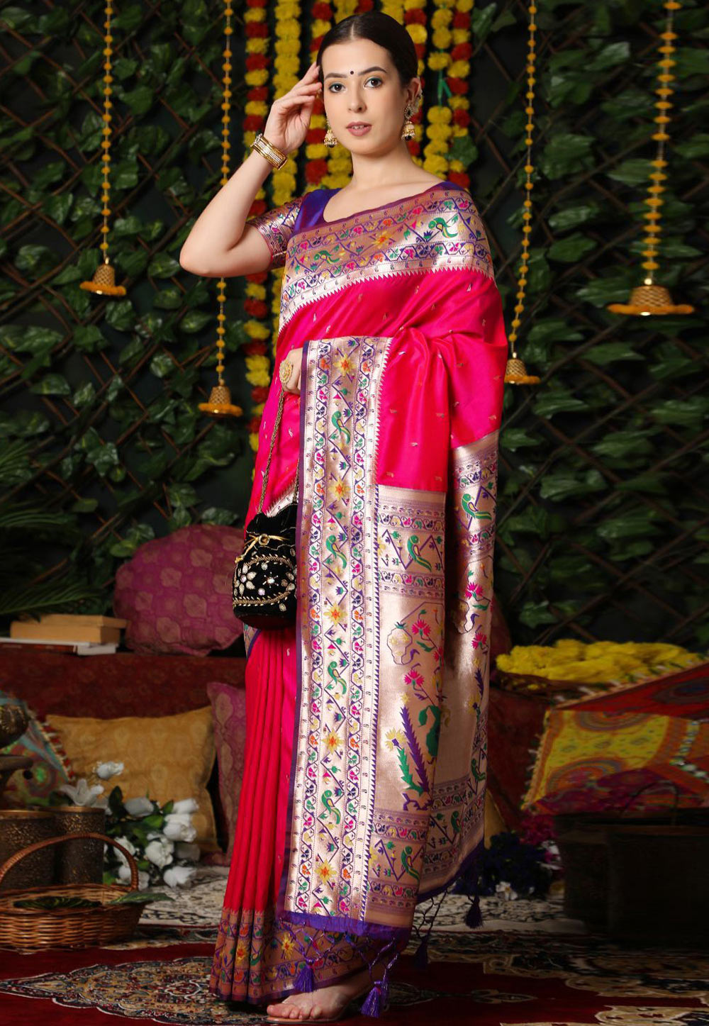 Magenta Banarasi Silk Saree With Blouse 255191