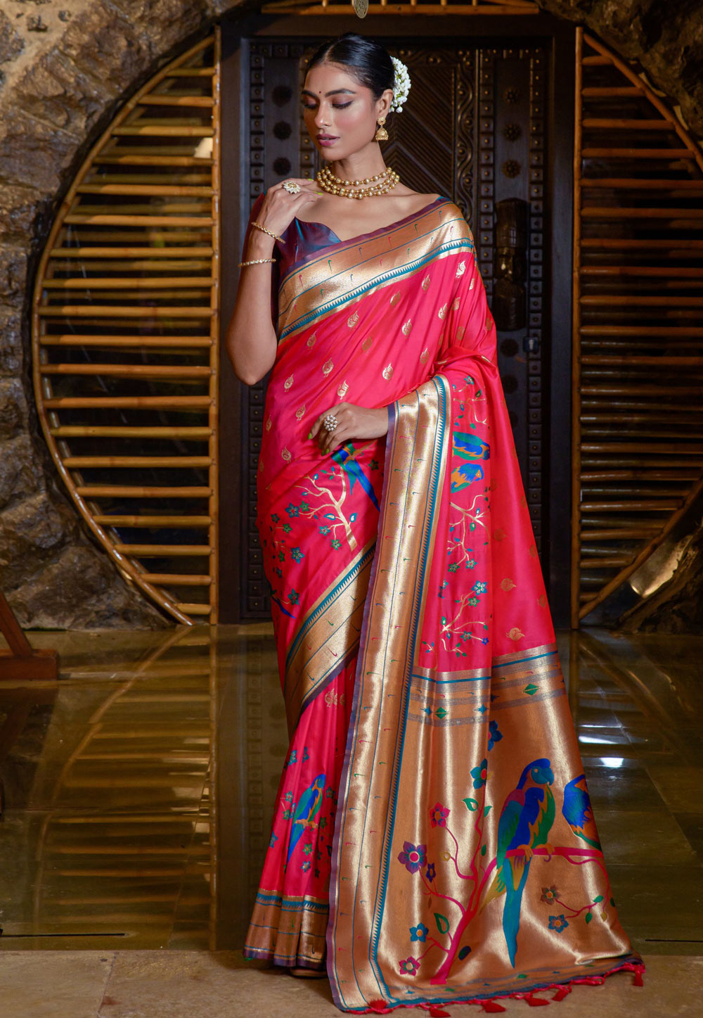 Magenta Banarasi Silk Saree With Blouse 262057