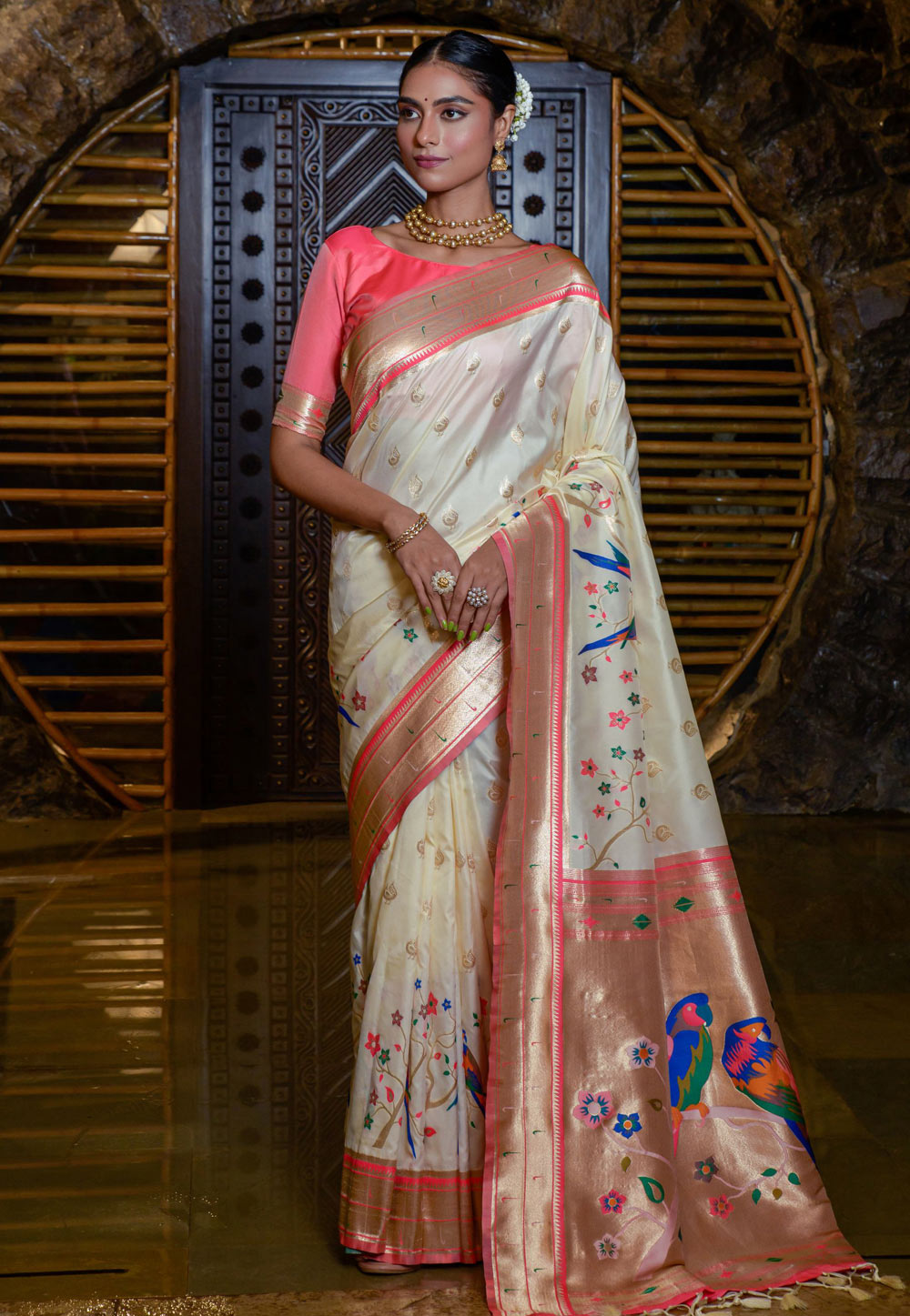 Cream Banarasi Silk Saree With Blouse 262065