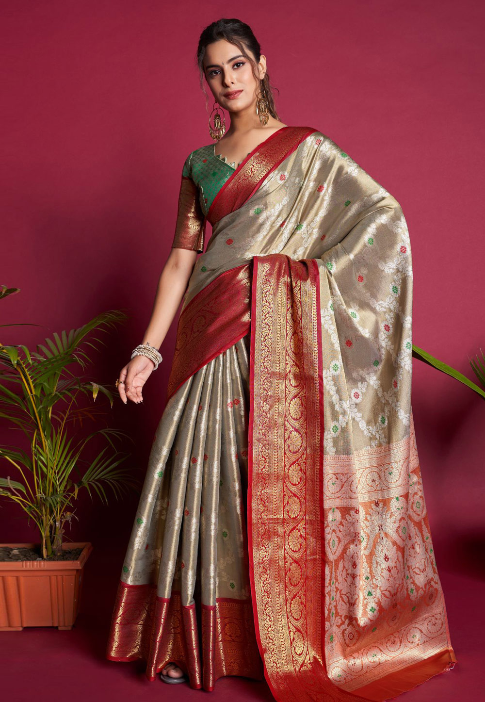 Grey Kanjivaram Silk Saree With Blouse 262265