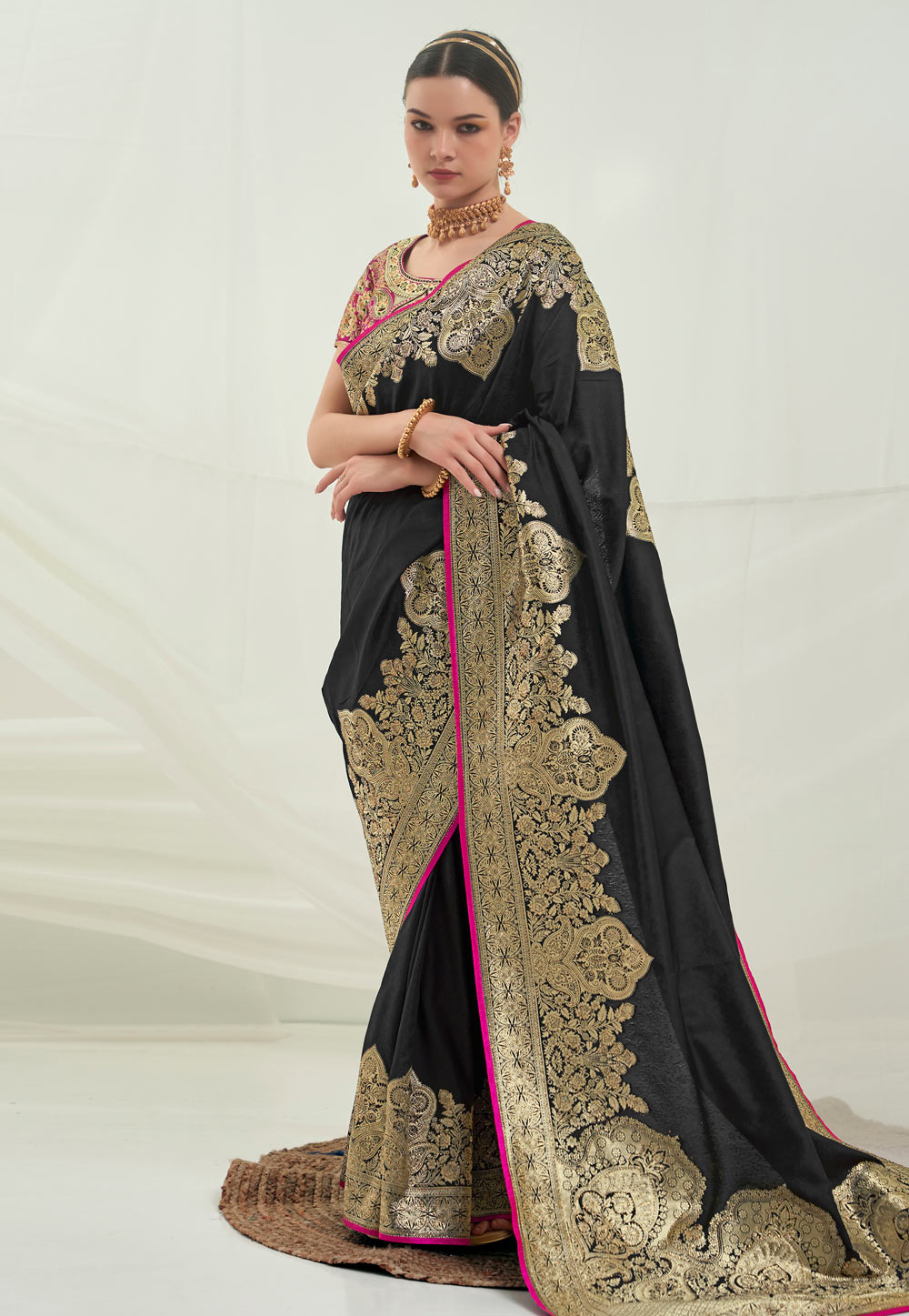 Black Banarasi Silk Saree With Blouse 264198