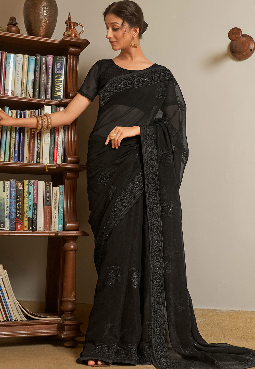 Black Shimmer Saree With Blouse 268590