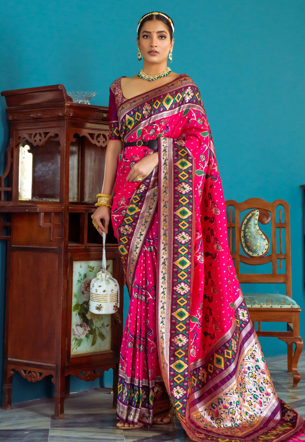 Magenta Banarasi Silk Saree With Blouse 269918