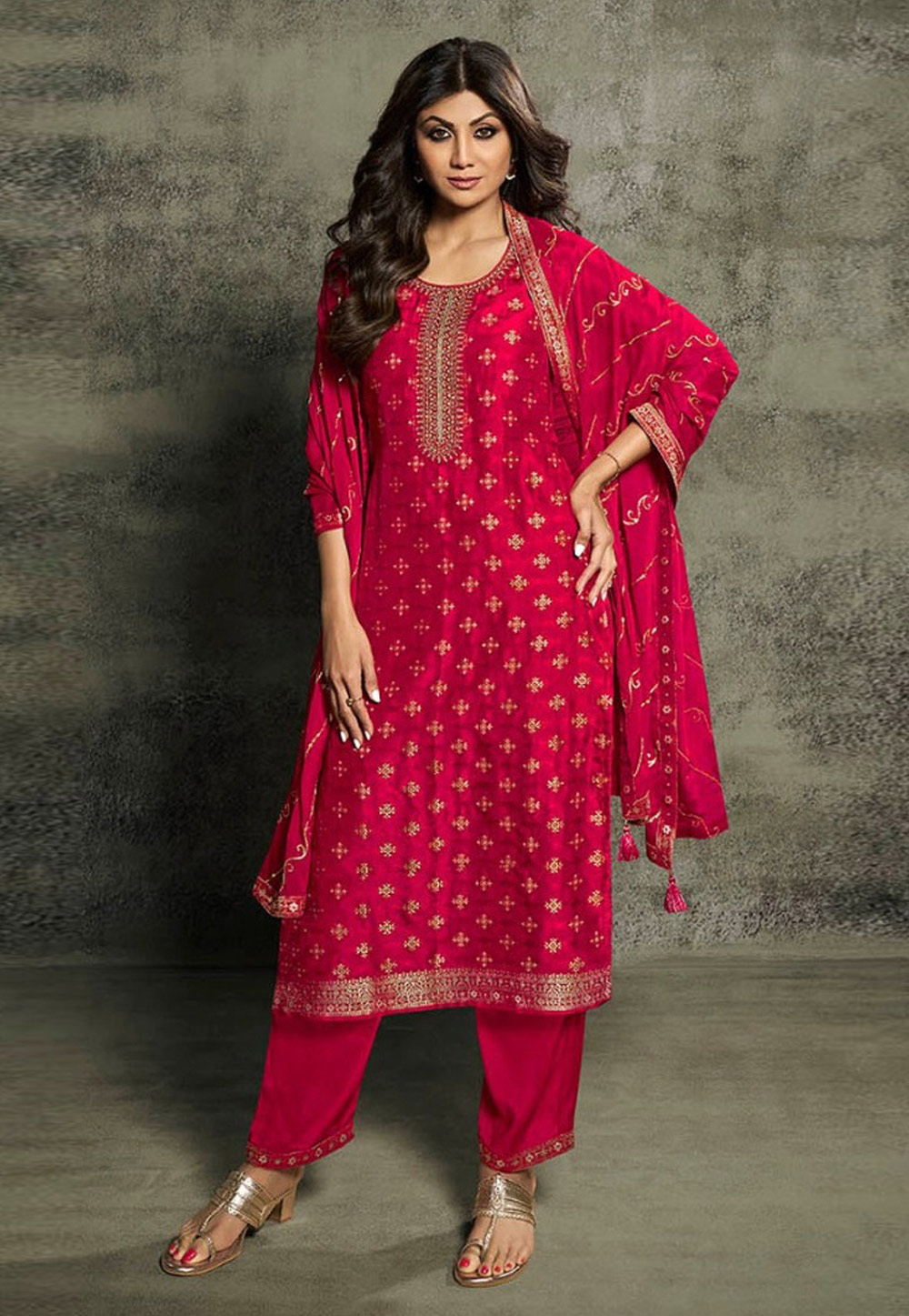 Shilpa Shetty Magenta Jacquard Silk Straight Suit 276995