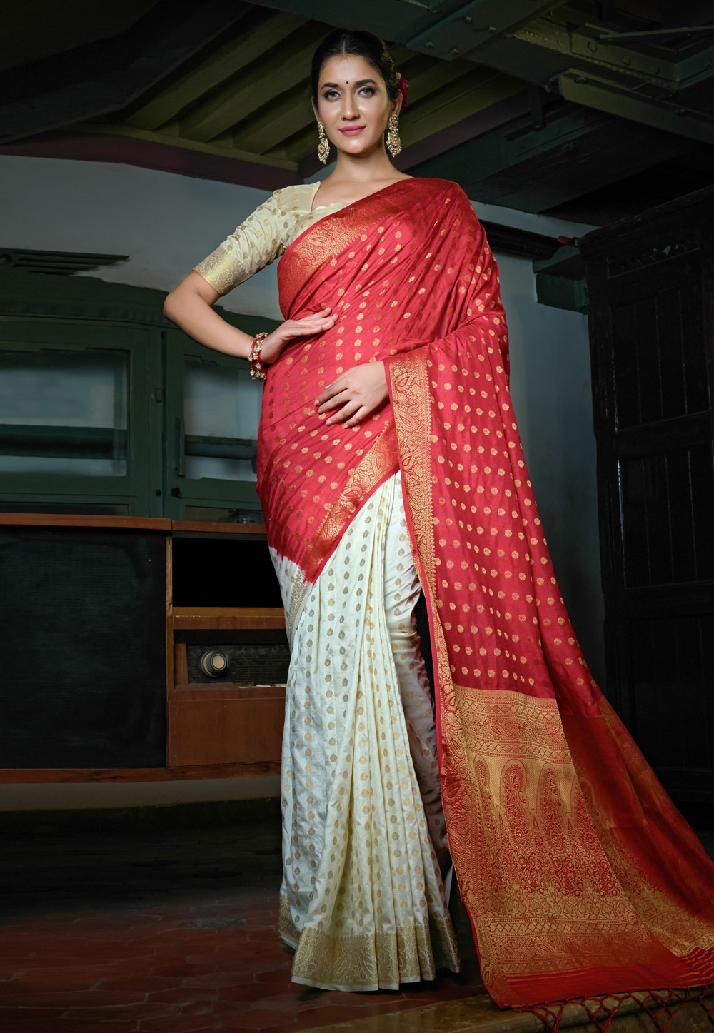 Red Banarasi Silk Saree With Blouse 258899