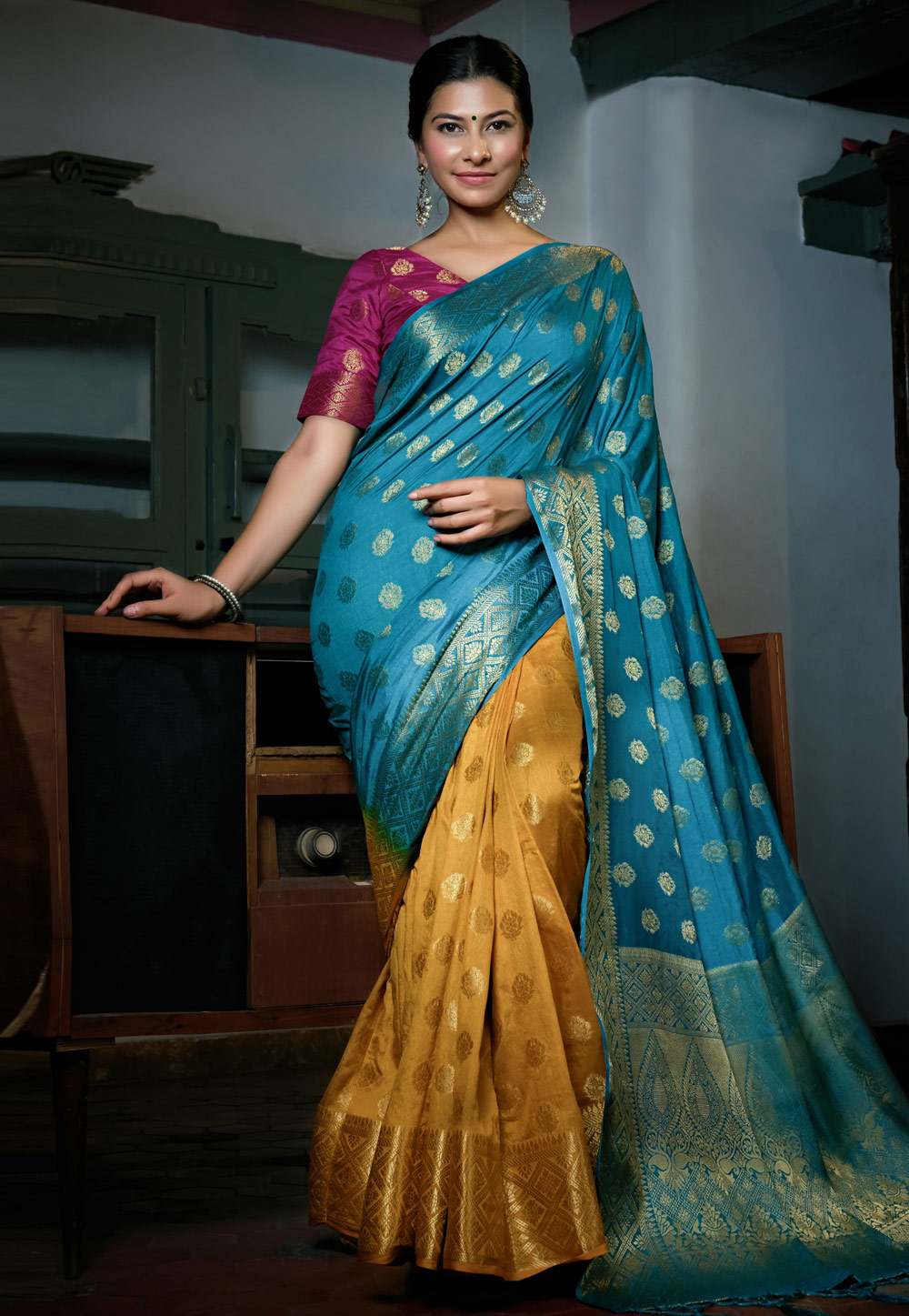 Teal Banarasi Silk Saree With Blouse 258901