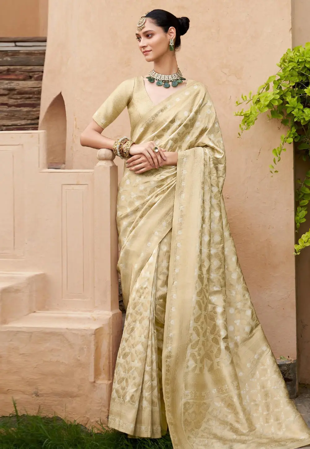 Beige Banarasi Silk Saree 298491