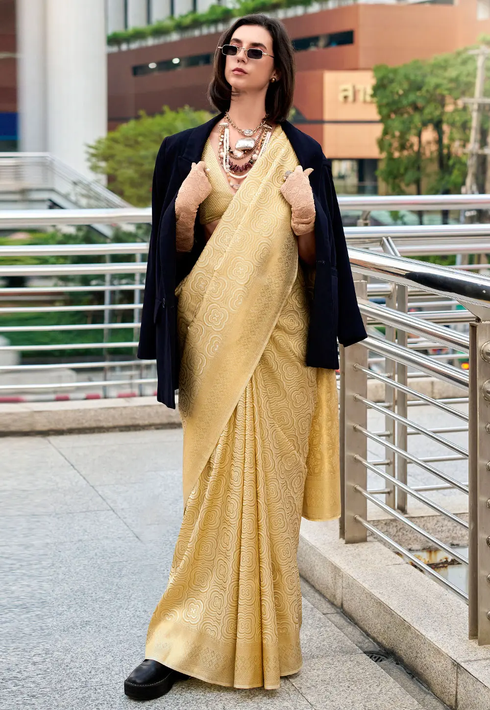 Beige Silk Saree With Blouse 302848