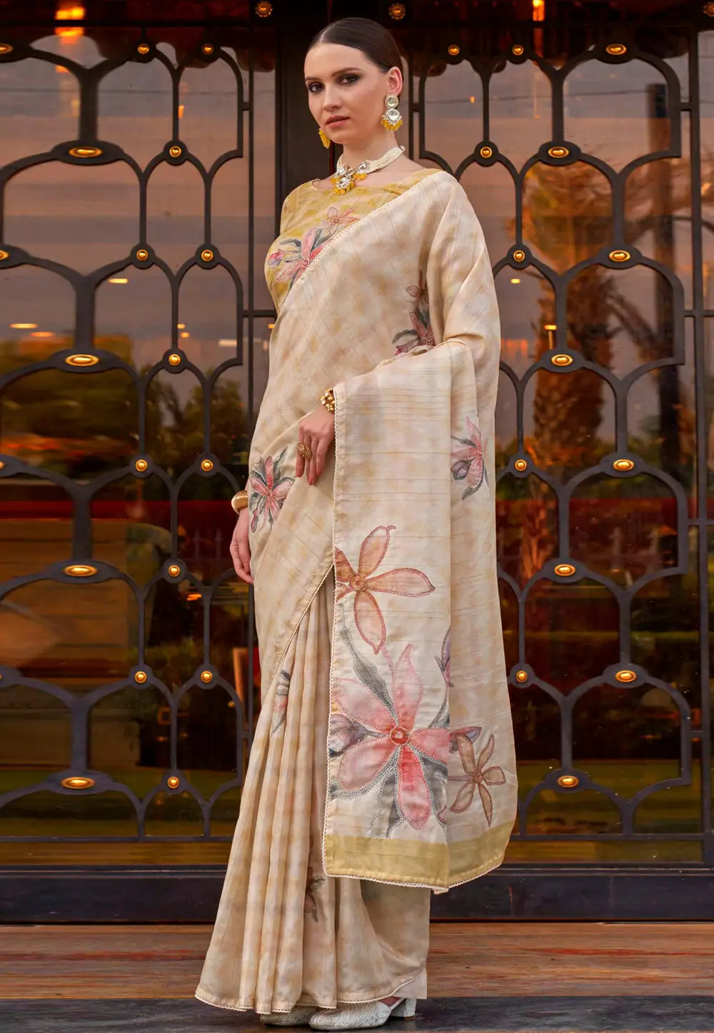 Beige Silk Saree With Blouse 295168