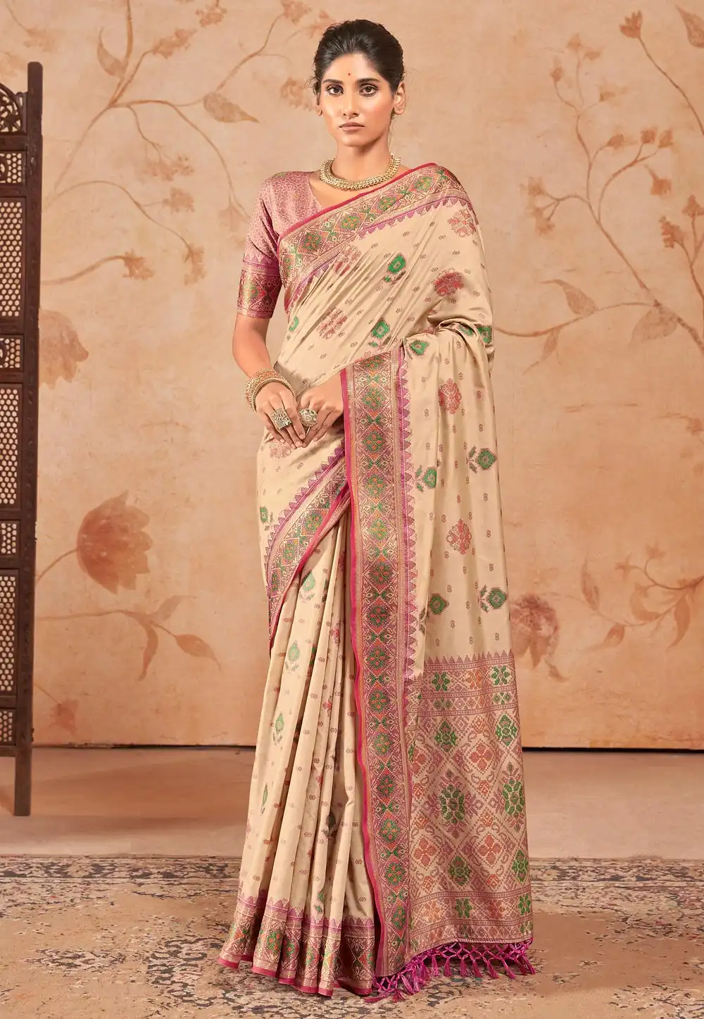 Beige Silk Saree With Blouse 290246