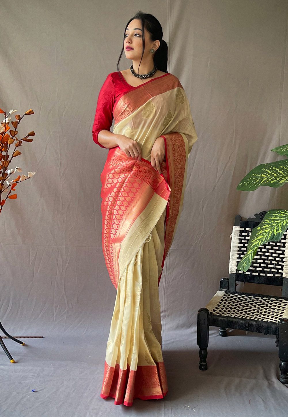 Beige Silk Saree With Blouse 287333