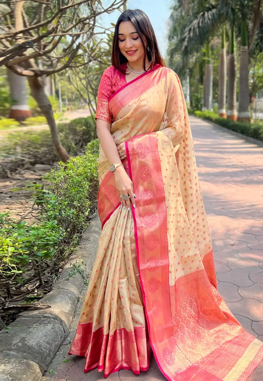 Beige Tissue Silk Saree With Blouse 293572