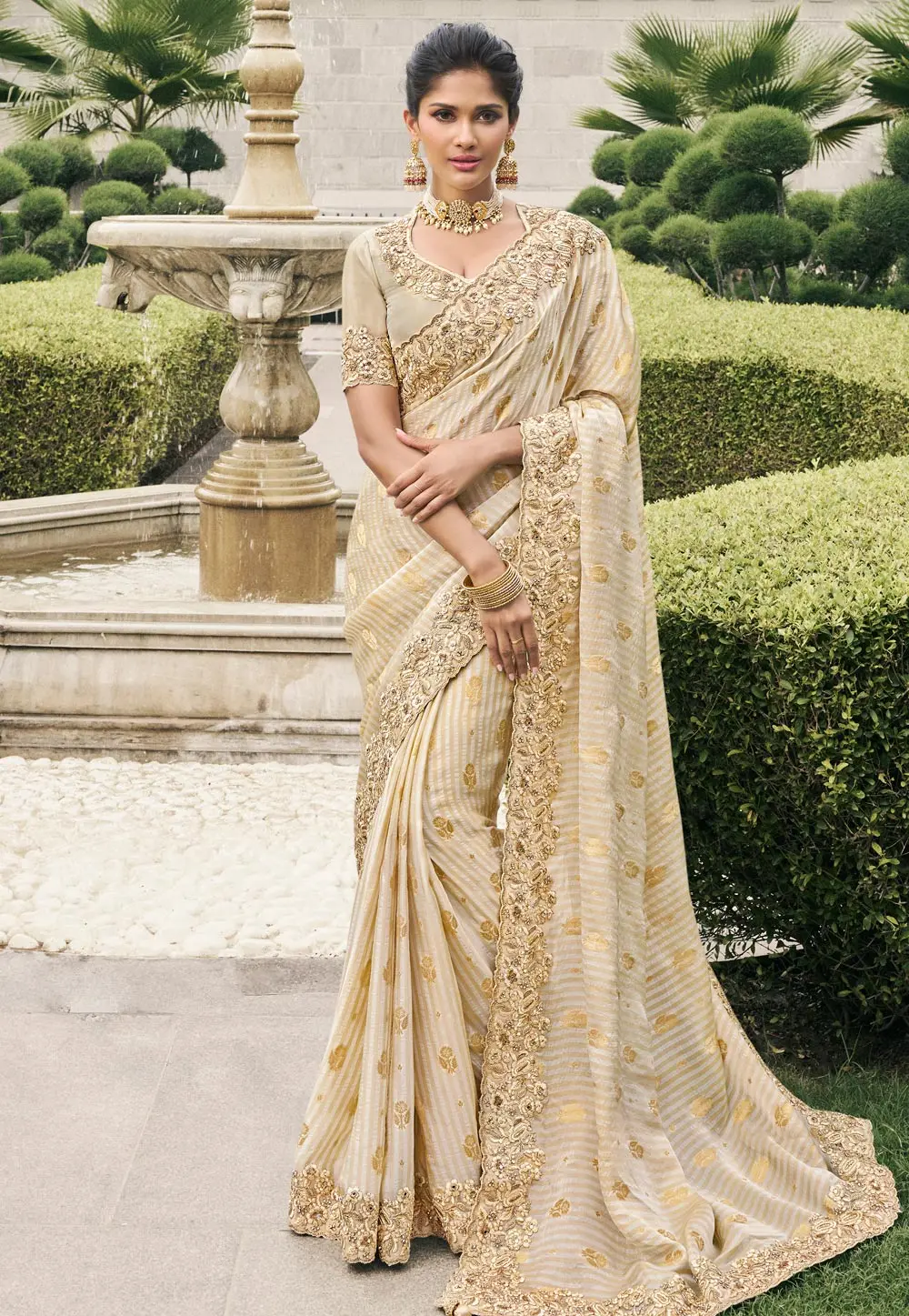 Beige Viscose Saree With Blouse 298194