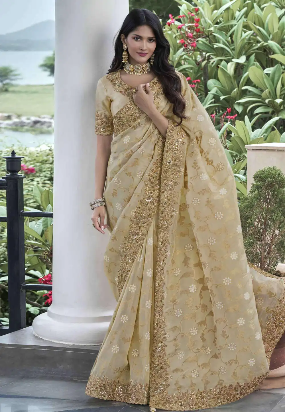 Beige Viscose Saree With Blouse 294820